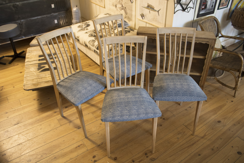 Lot de quatre chaises