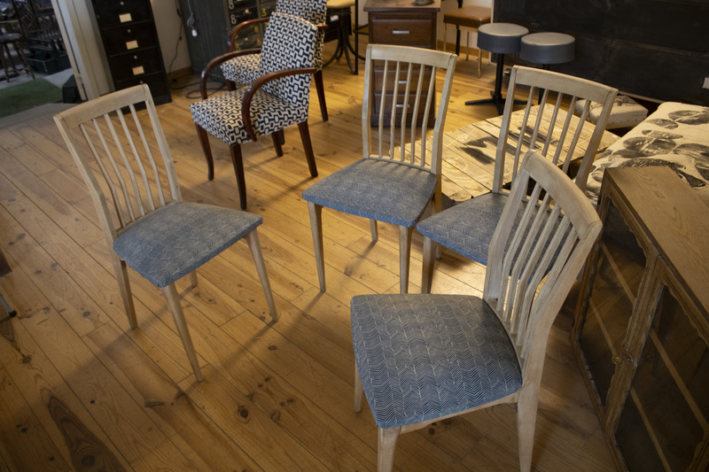 Lot de quatre chaises