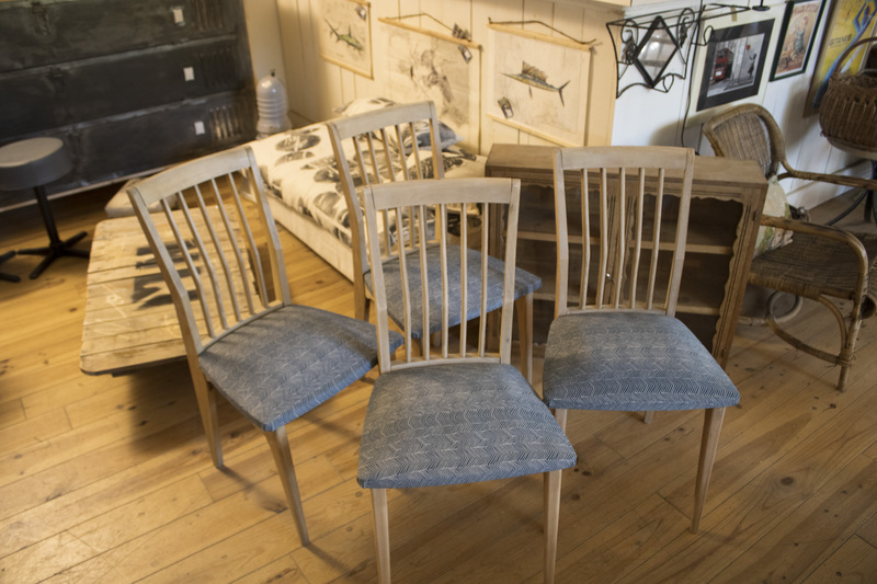 Lot de quatre chaises