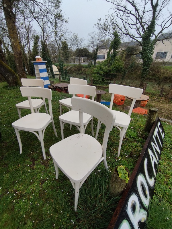 Lot de six chaises bistro