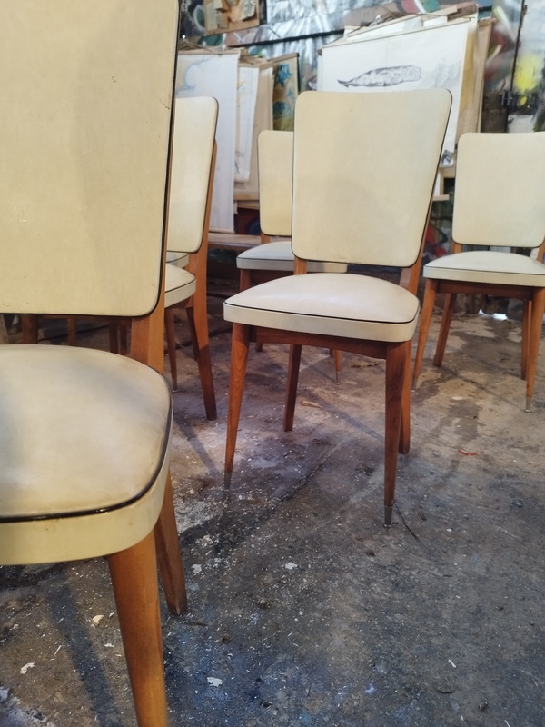 Lot de six chaises skai 