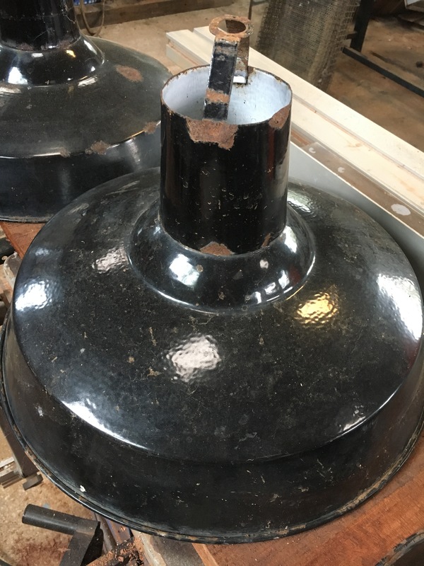 Lot de trois suspensions industrielles 