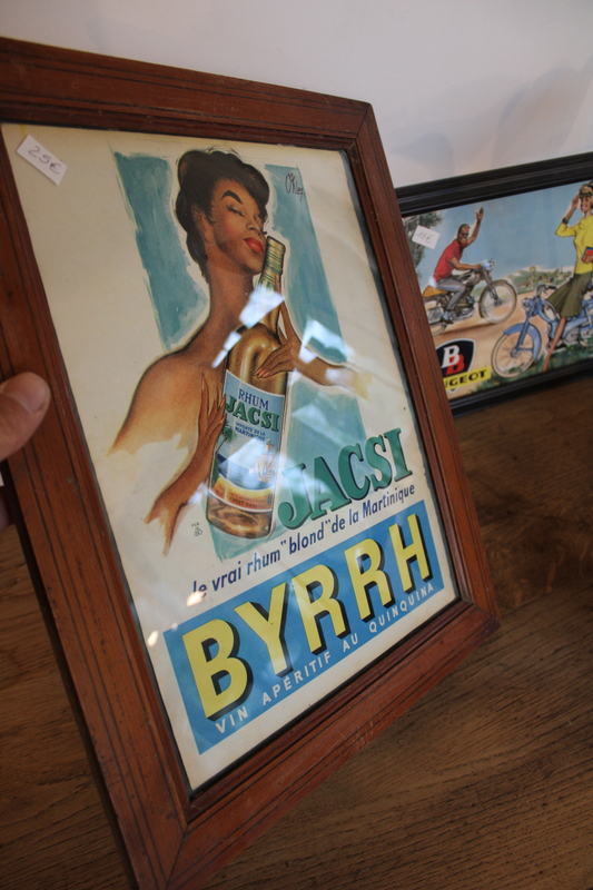 Lot deux pubs anciennes encadrées 