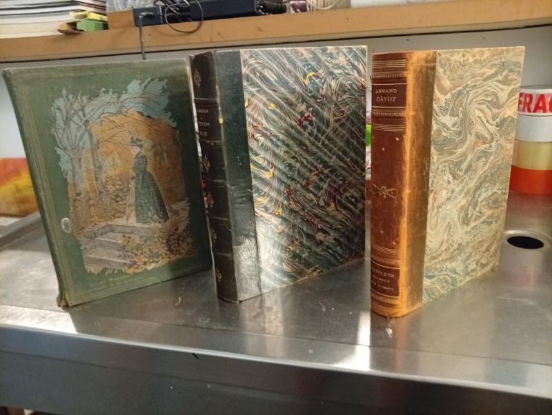 Lot trois livres anciens 