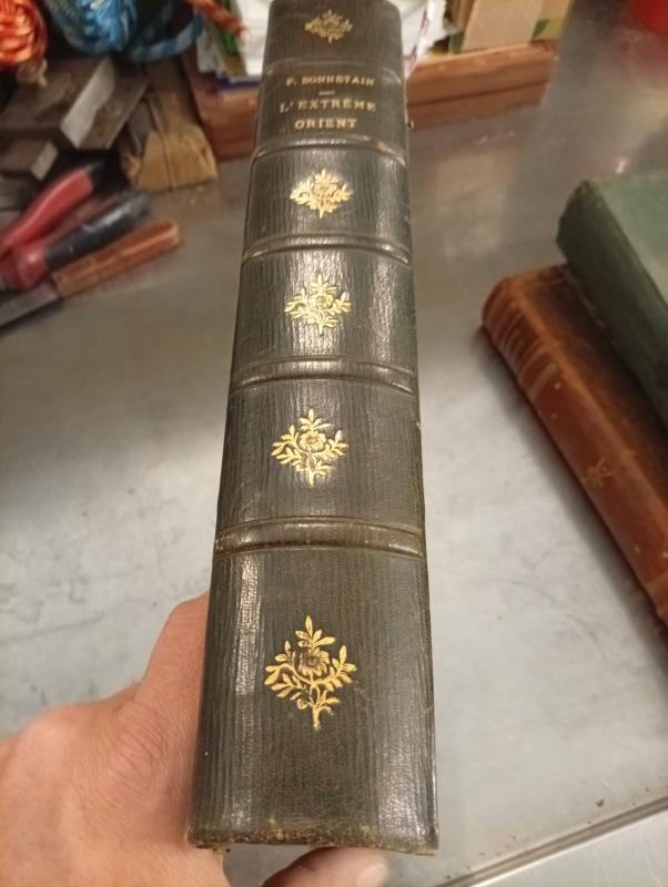 Lot trois livres anciens 