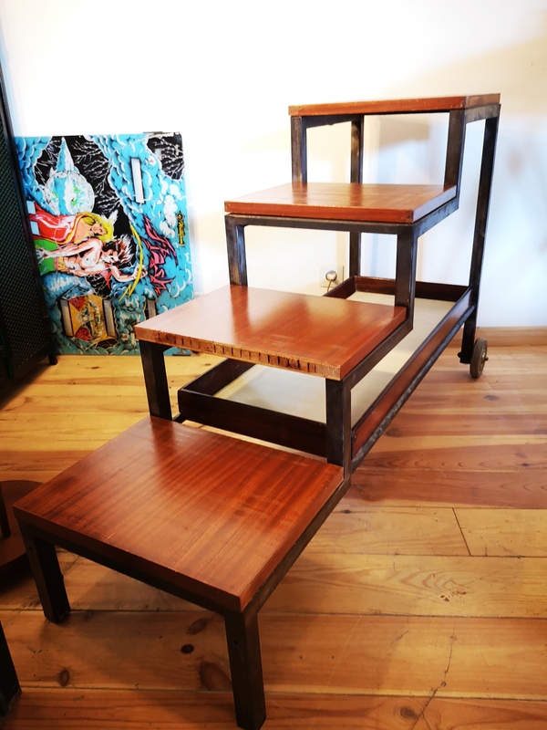 Marche pieds métal artisanal pièce unique