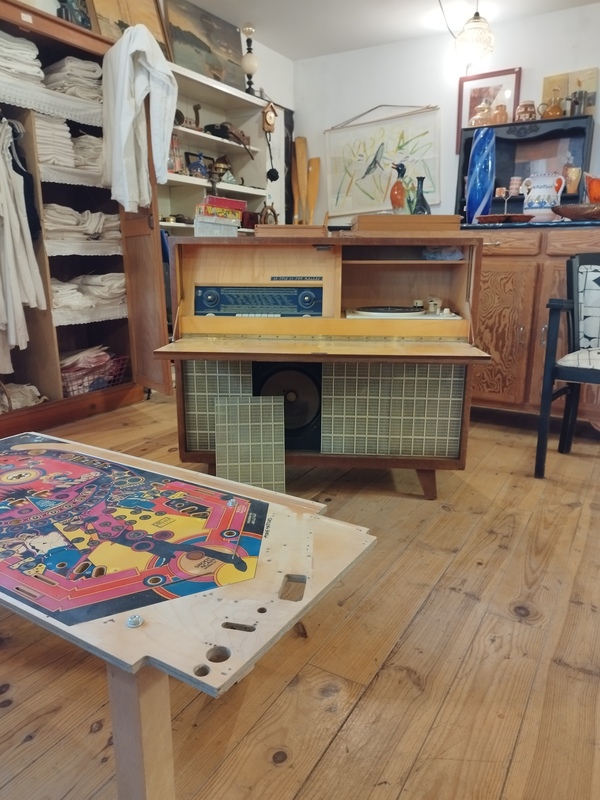 Meuble radio la voix de son maitre années 50