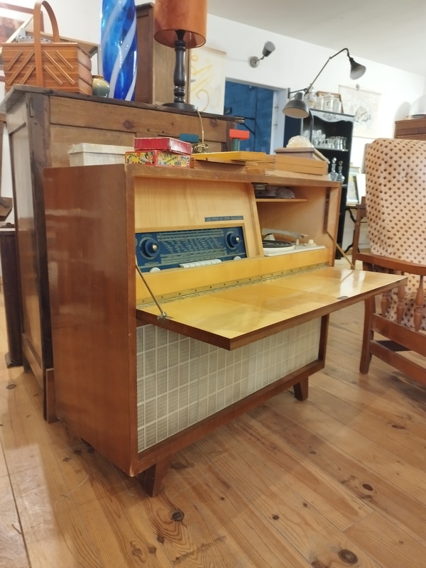 Meuble radio la voix de son maitre années 50