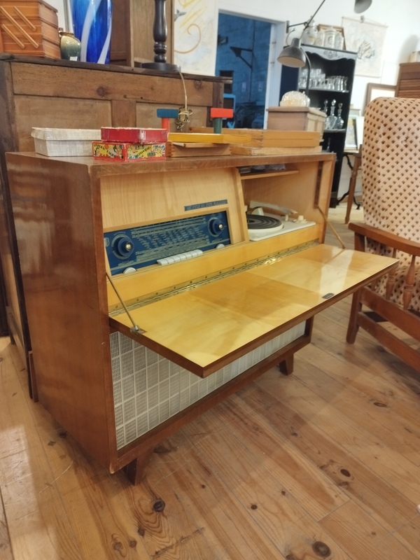 Meuble radio la voix de son maitre années 50