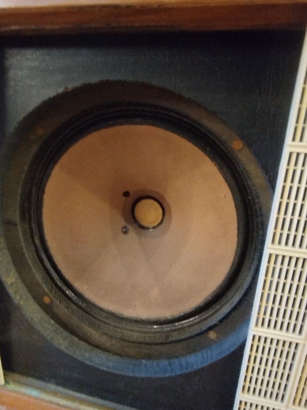 Meuble radio la voix de son maitre années 50