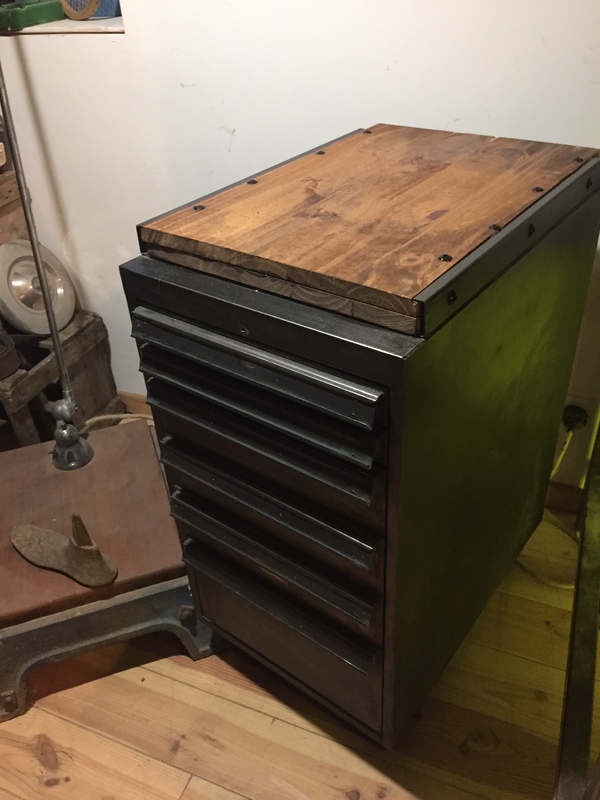 Meubles de métiers métal 