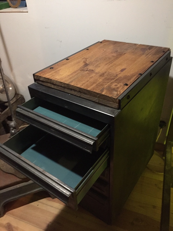 Meubles de métiers métal 