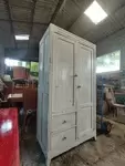 Armoire parisienne
