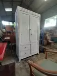 Armoire parisienne
