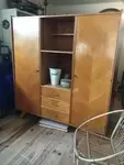 armoire vintage