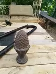 Boule d'escalier pomme de pin 