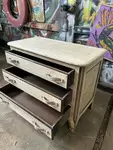 Commode trois tiroirs