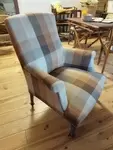 Fauteuil à carreaux tweed