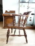 Fauteuil en bois W.B