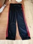 Jogging adidas vintage XL mais ressemble à un L actuel  années 90