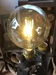 Lampe sur trépied