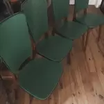 Lot de quatre chaise vintage en skai 