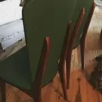 Lot de quatre chaise vintage en skai 