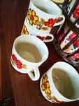 Lot de quatre tasses à café 