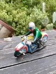 Moto en tôle jouet vintage