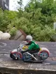 Moto en tôle jouet vintage