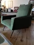 Paire de fauteuils 60s skai noir et velour vert 