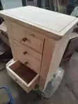 Petit meuble à tiroirs en pin 