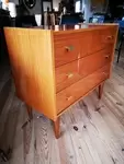 Petite commode compacte 