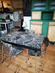 Table et chaises formica marbre 