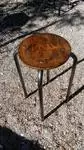 Tabouret atelier décapé et ciré