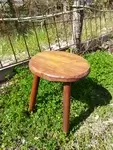 Tabouret rustique en bois vacher 