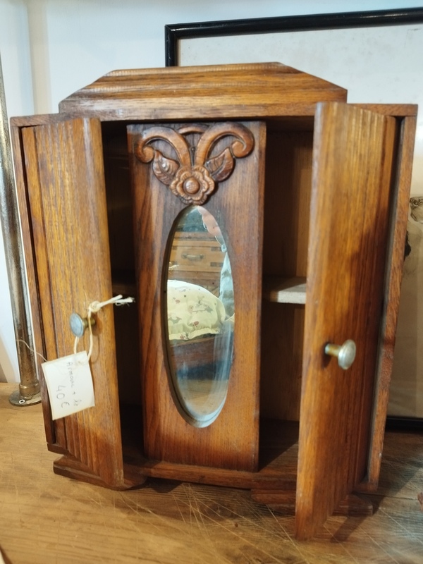  Mobilier de poupée ancien