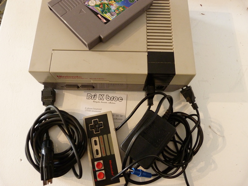 Nintendo NES, câbles et un jeux 