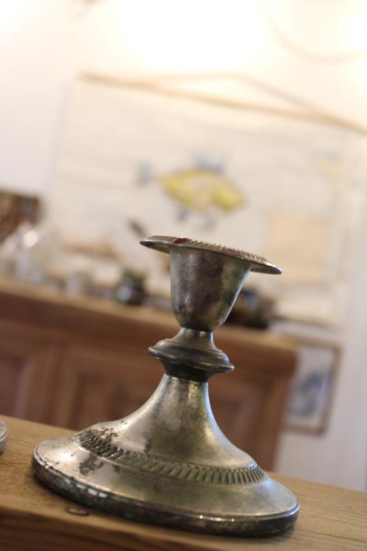 Paire de bougeoirs anciens