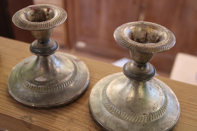 Paire de bougeoirs anciens