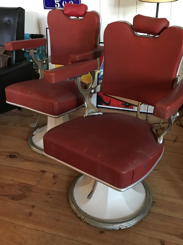 Paire de fauteuils de barbier