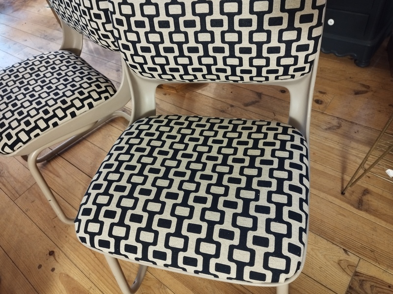 Paire de fauteuils Strafor