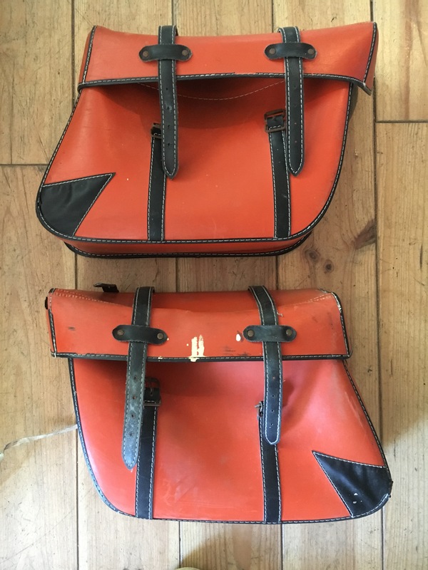 Paire de saccoches mobylette 60s oange 