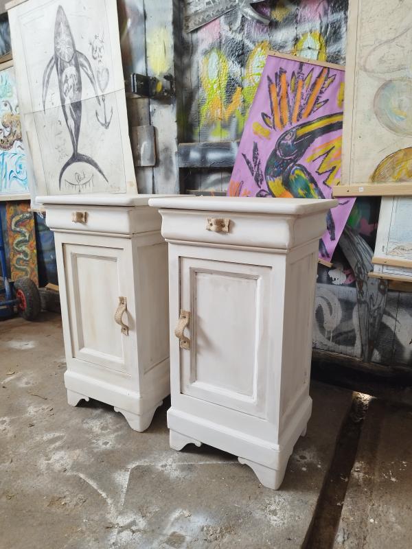 Paire de tables de chevet