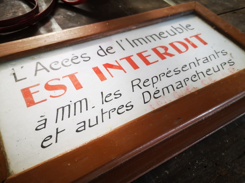 Panneau interdit aux démarcheurs
