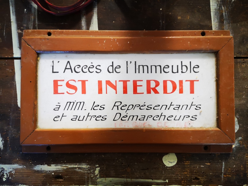 Panneau interdit aux démarcheurs