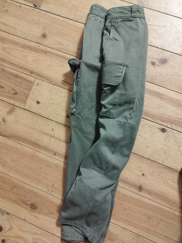 Pantalon cargo armée 