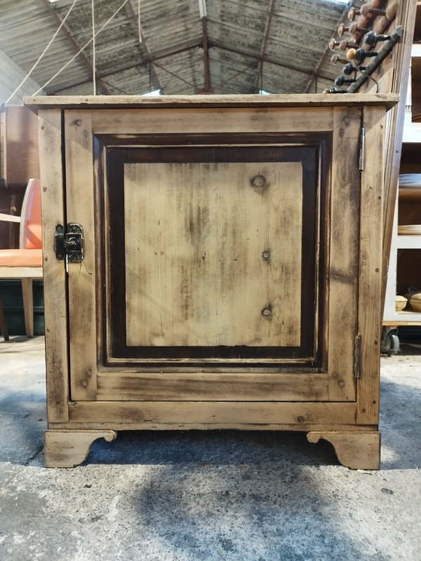 Petit meuble ancien XXe. 