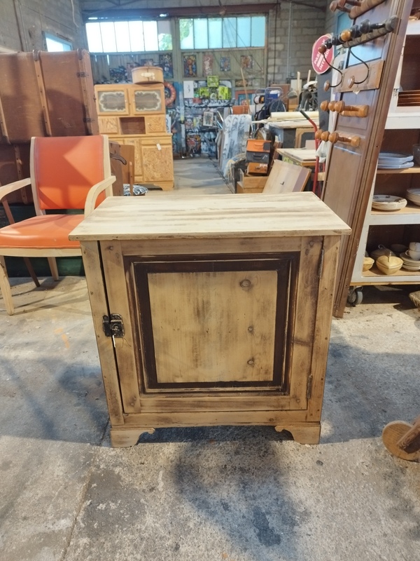 Petit meuble ancien XXe. 