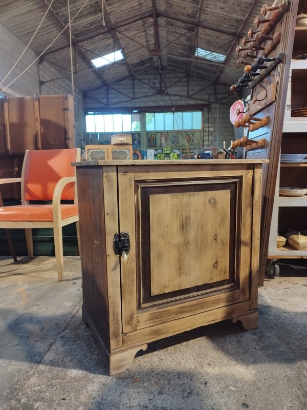 Petit meuble ancien XXe. 